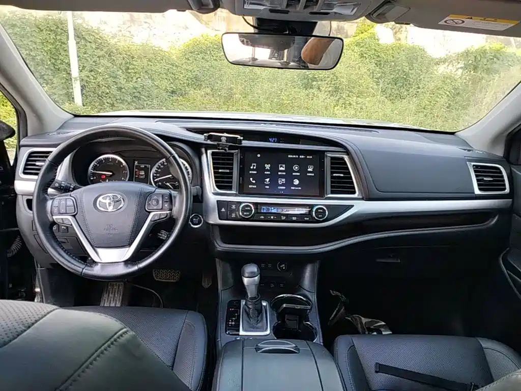 Toyota Highlander — миниатюра 10