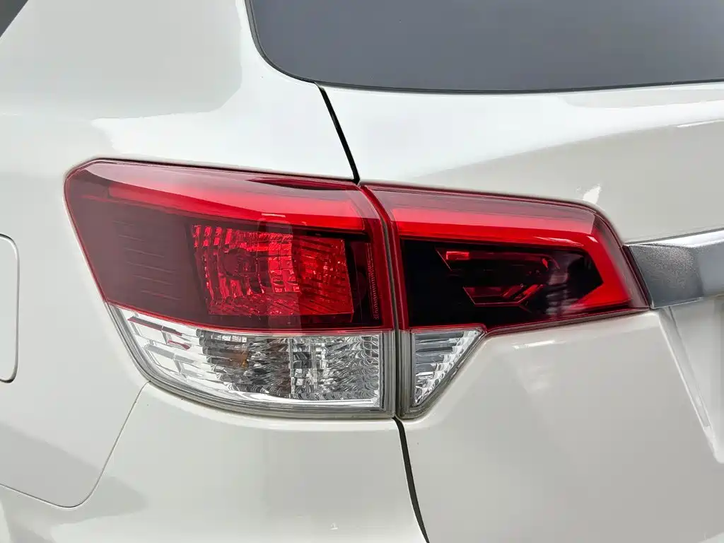 Nissan Terra — миниатюра 23