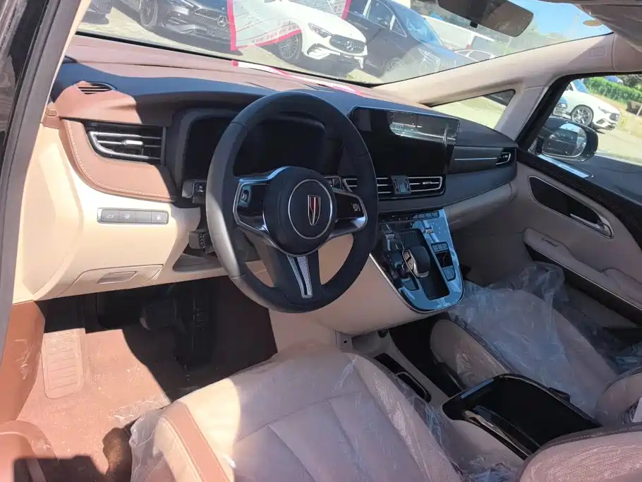 Hongqi Hongqi HQ9 PHEV — миниатюра 12