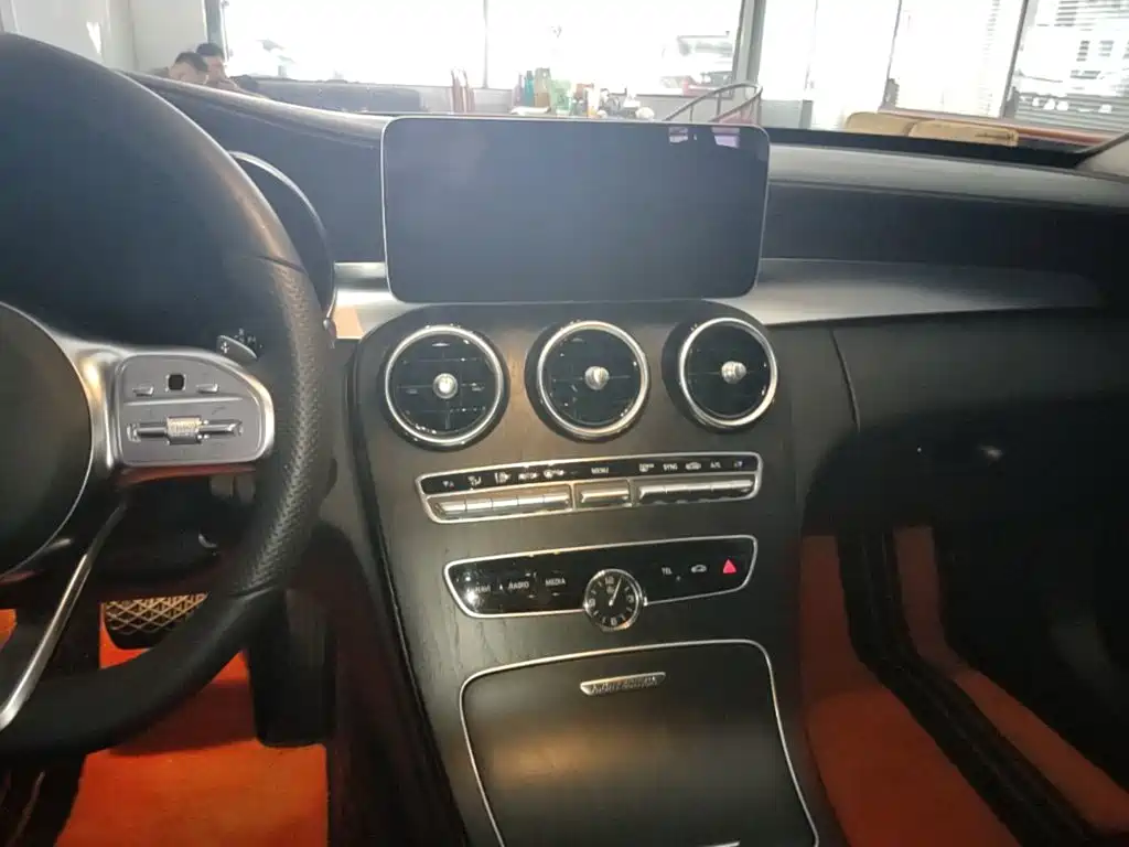 Mercedes-Benz C-Class — миниатюра 13