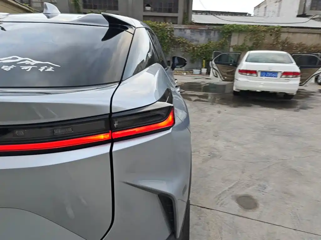 Lexus RZ — миниатюра 8
