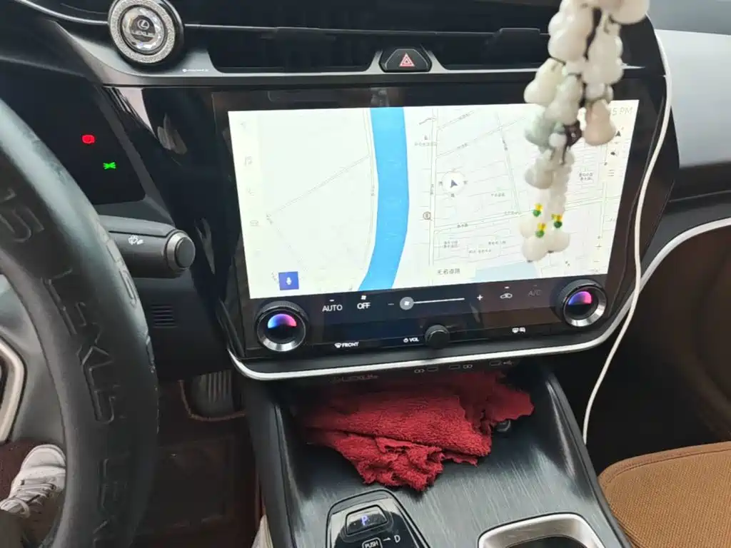 Lexus RZ — миниатюра 13