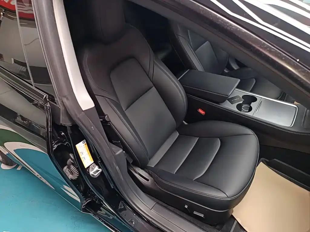 Tesla Model 3 — миниатюра 25