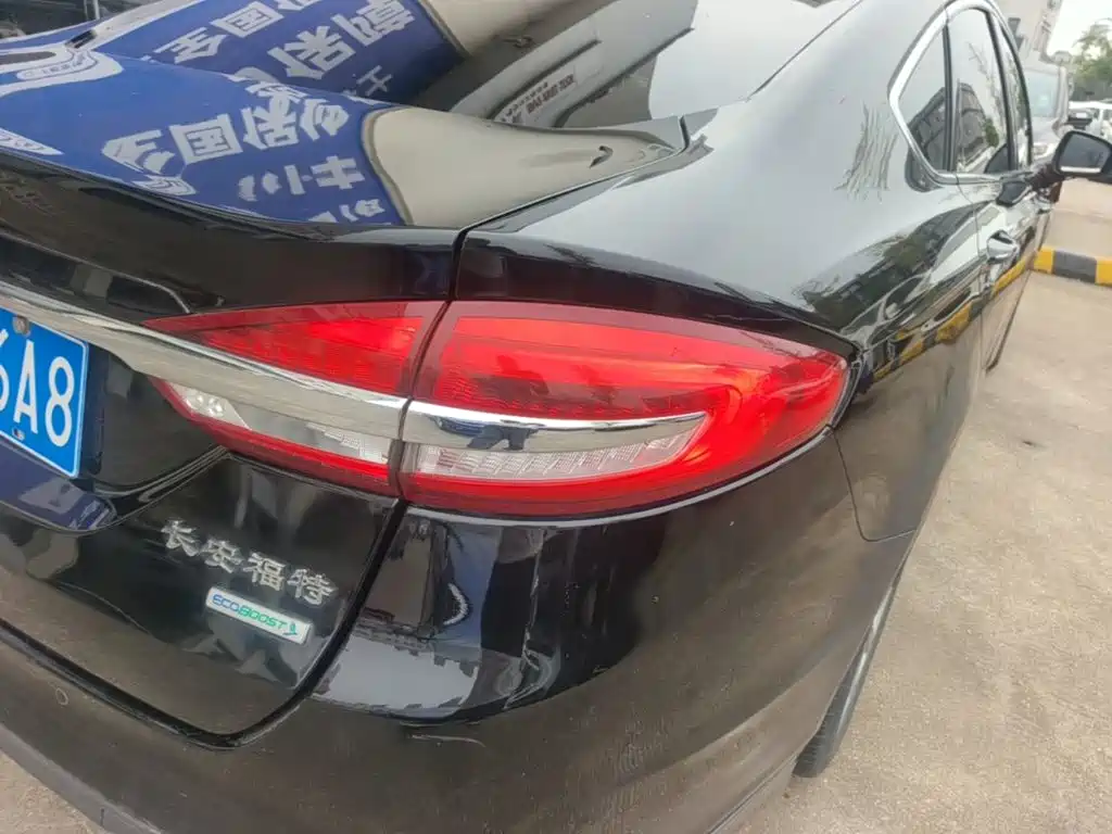 Ford Mondeo — миниатюра 8