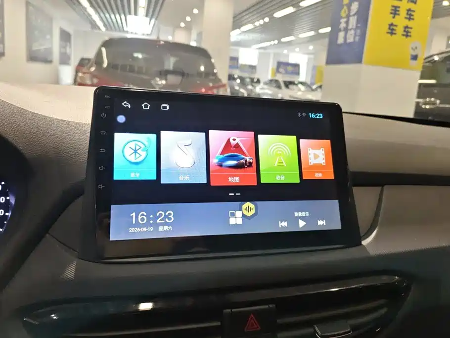 Hyundai Elantra — миниатюра 13