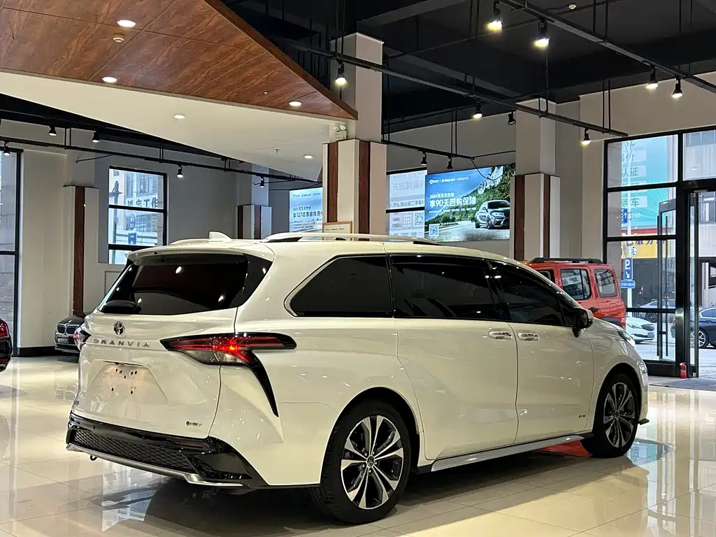 Toyota Granvia — миниатюра 26