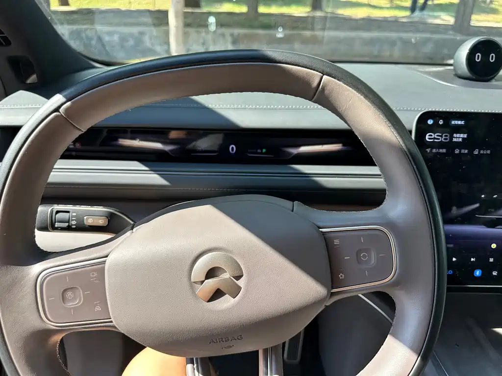 NIO ES8 — миниатюра 12
