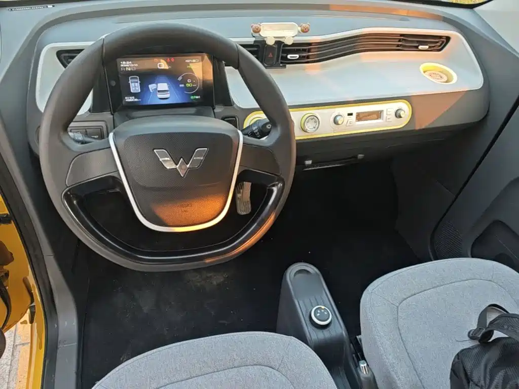 Wuling MINIEV — миниатюра 10