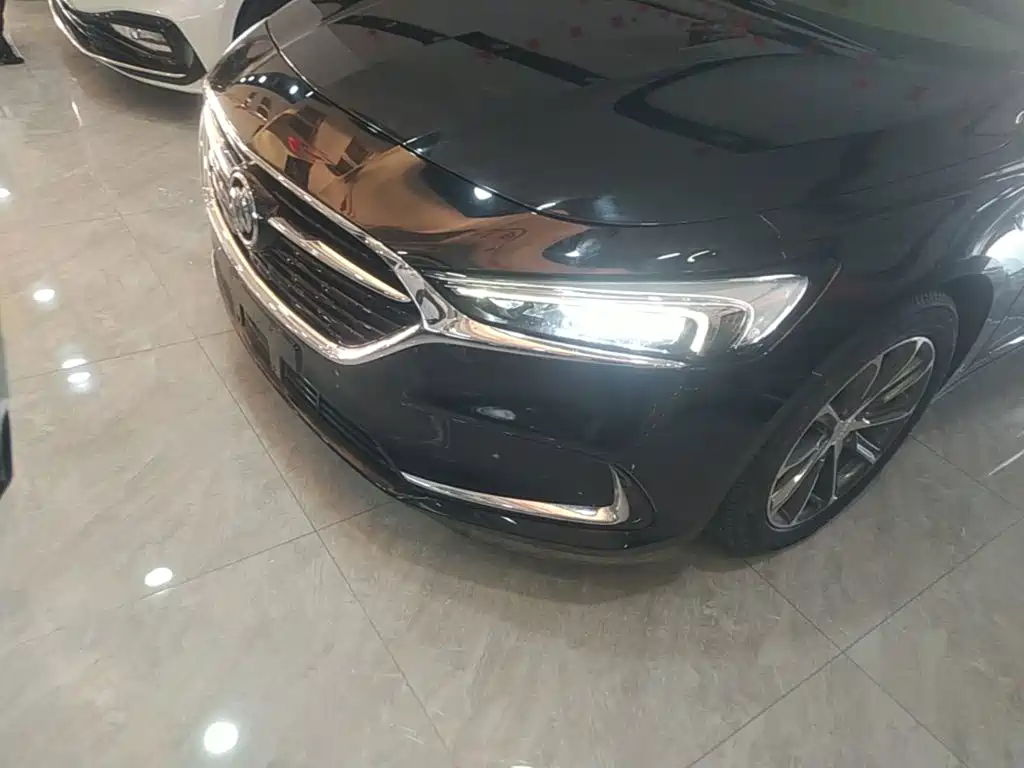 Buick LaCrosse — миниатюра 24