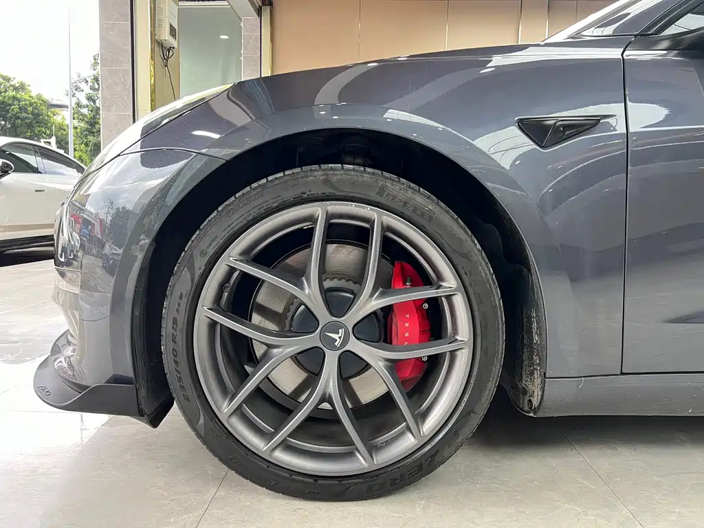 Tesla Model 3 — миниатюра 28