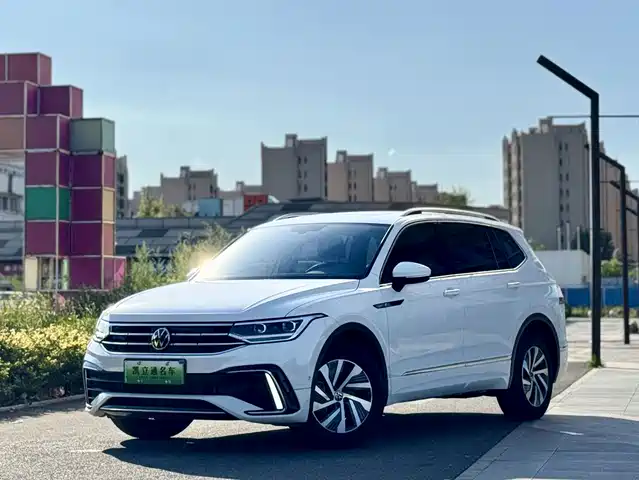 Volkswagen Tiguan L PHEV