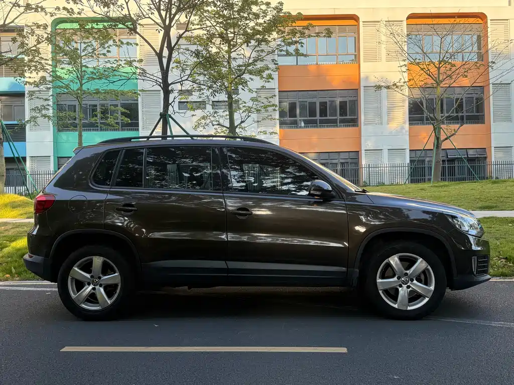 Volkswagen Tiguan — миниатюра 2