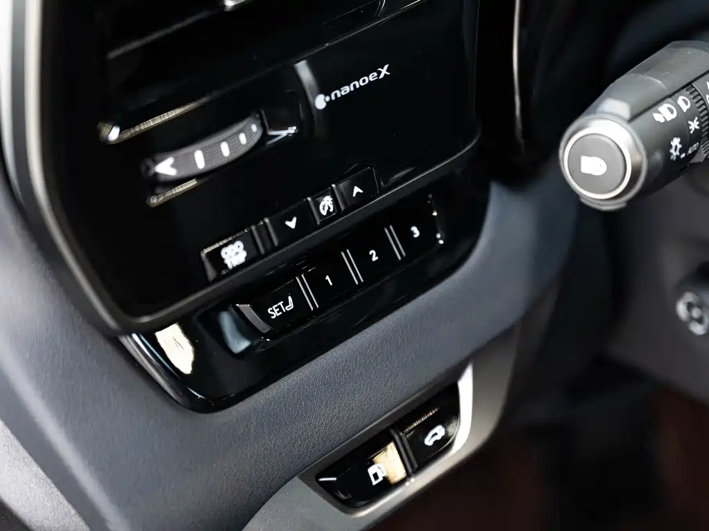 Lexus RX — миниатюра 18