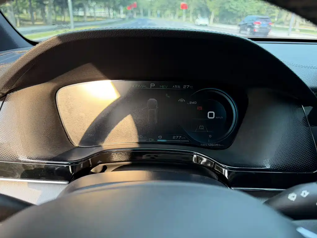 BYD Tang New Energy — миниатюра 5