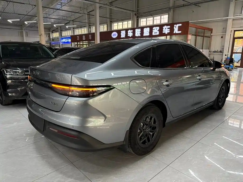 BYD Seal 05 DM-i — миниатюра 9