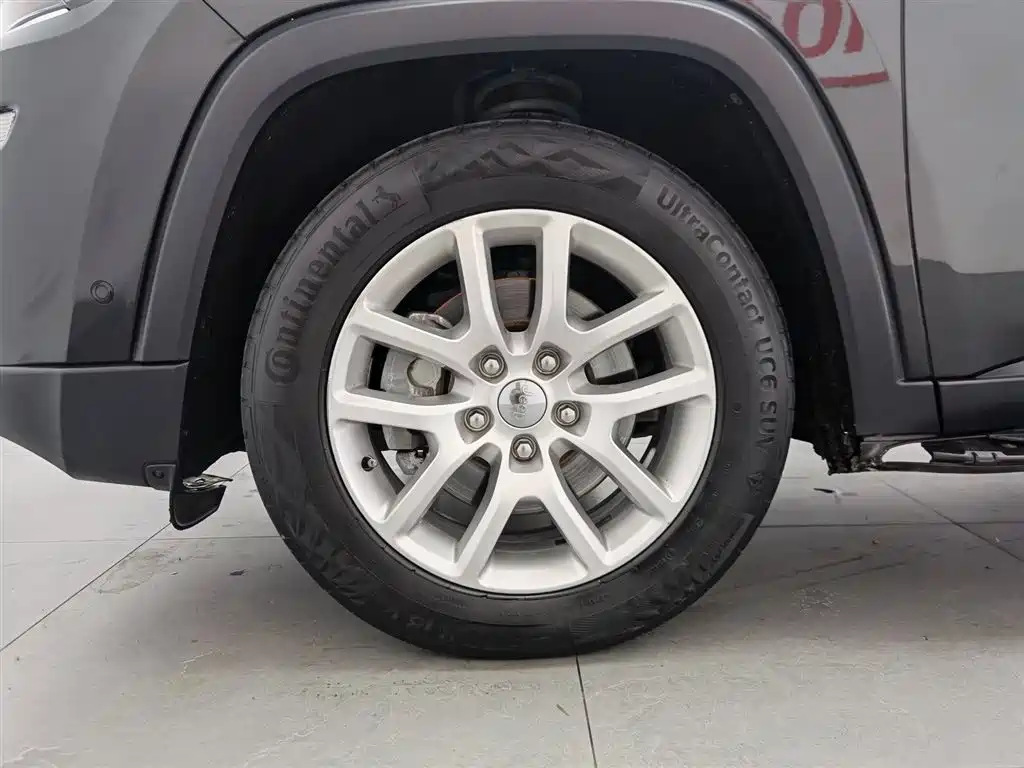 Jeep Commander — миниатюра 17
