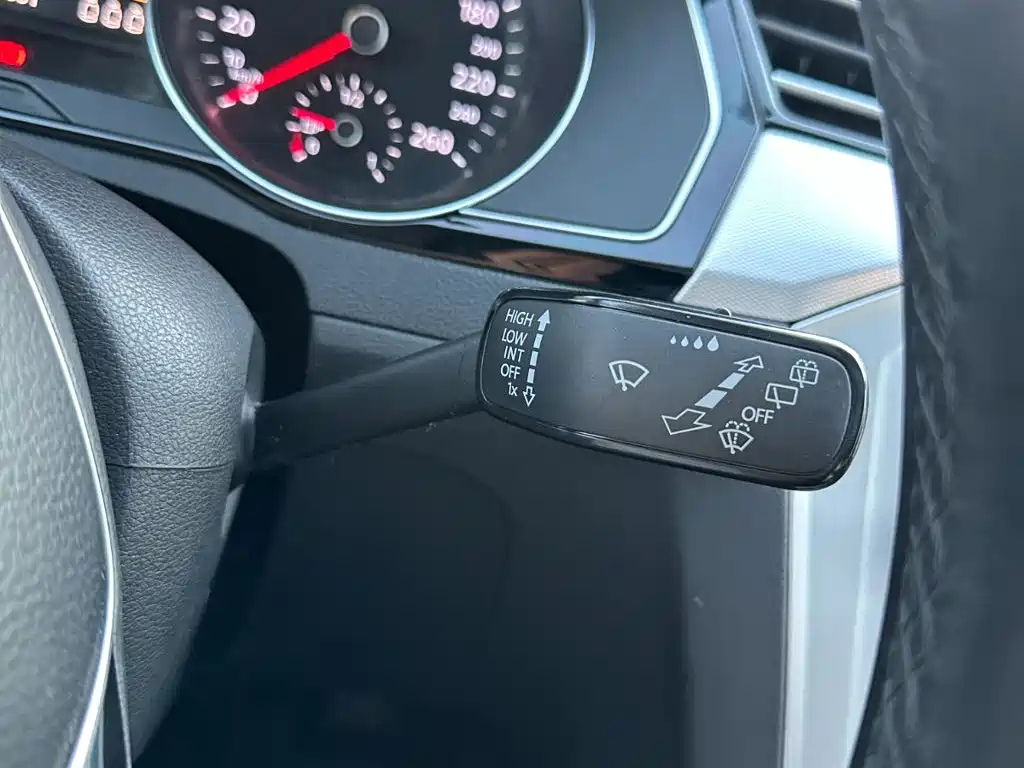 Volkswagen Viloran — миниатюра 25