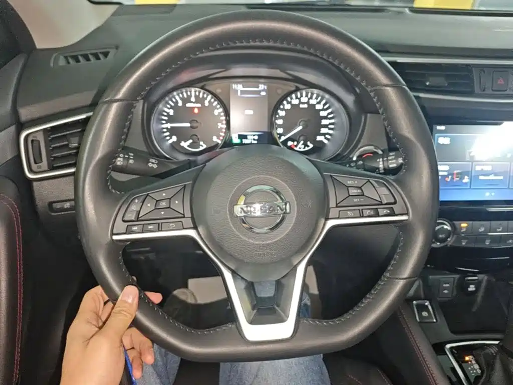 Nissan Qashqai — миниатюра 11