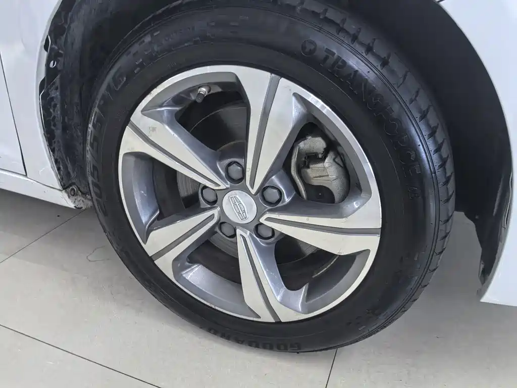Geely Emgrand GL — миниатюра 11