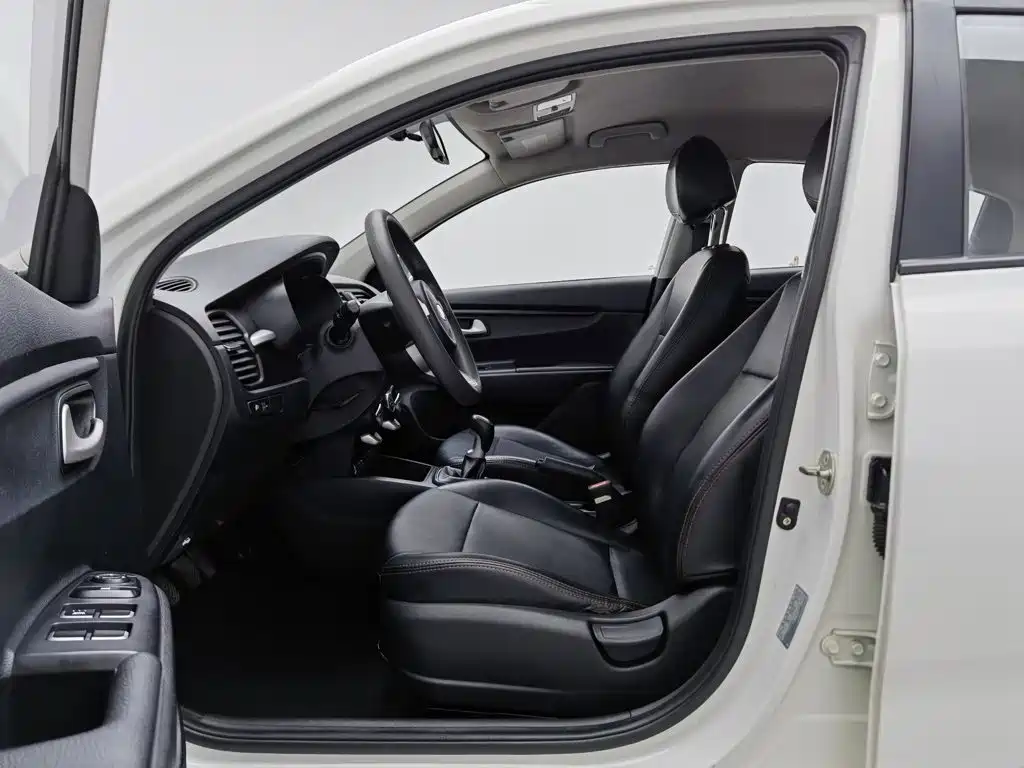 Kia K2 — миниатюра 10