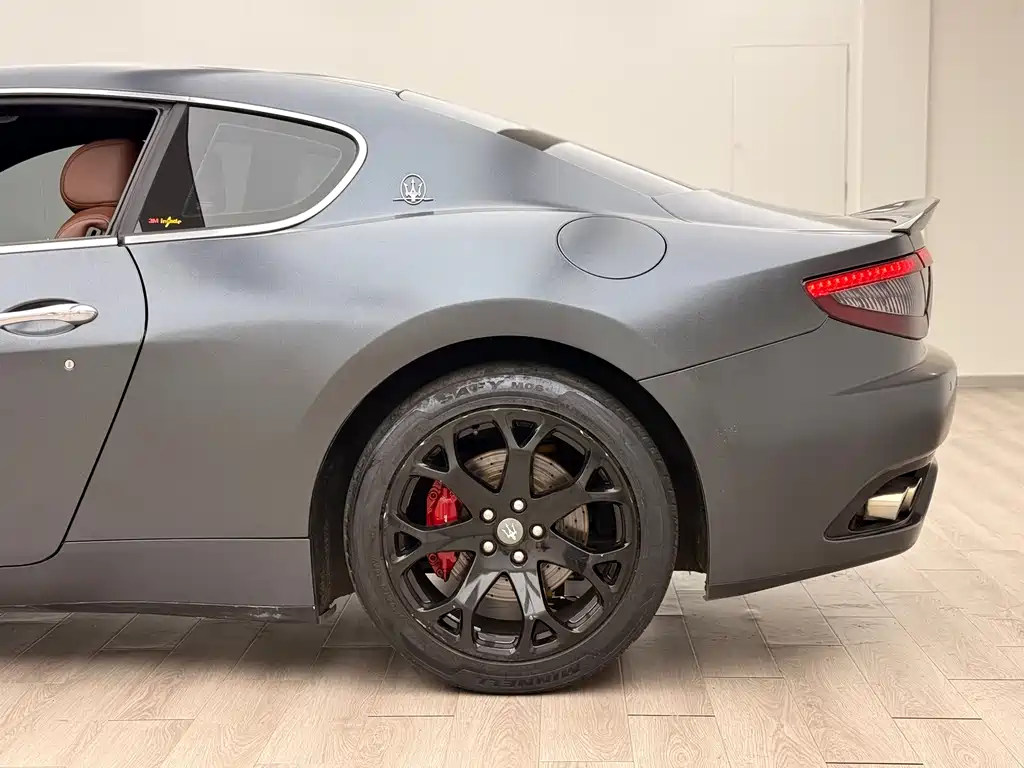 Maserati GranTurismo 2013 4.2L V8