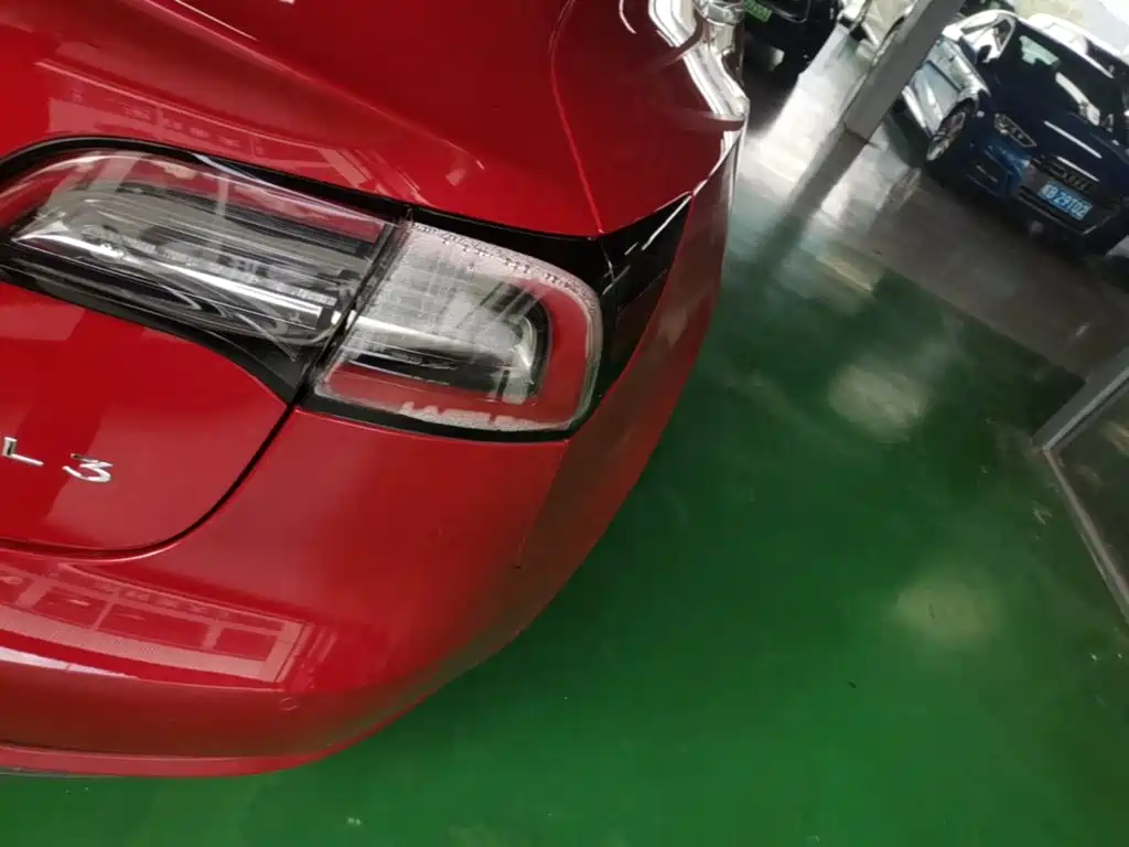 Tesla Model 3 — миниатюра 8
