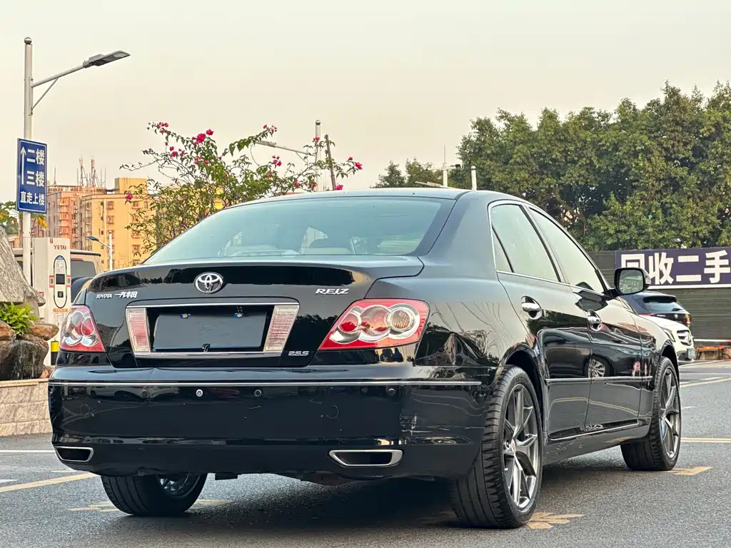 Toyota Reiz — миниатюра 14