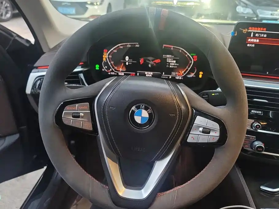 BMW 5 Series — миниатюра 15
