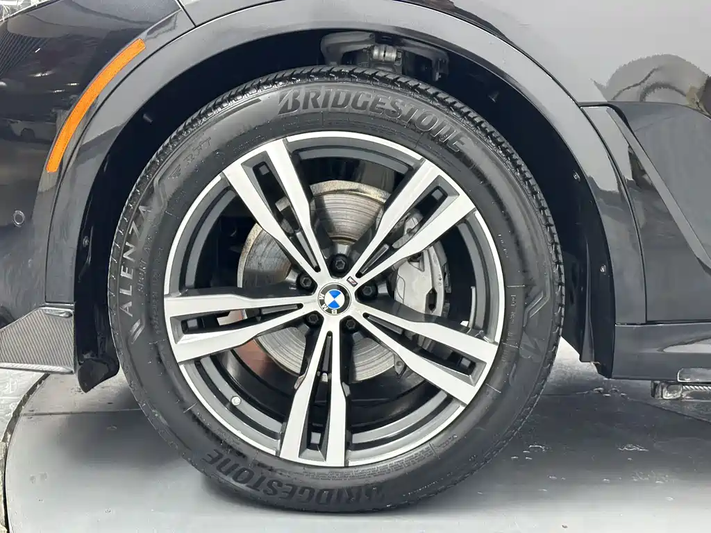 BMW X7 — миниатюра 24