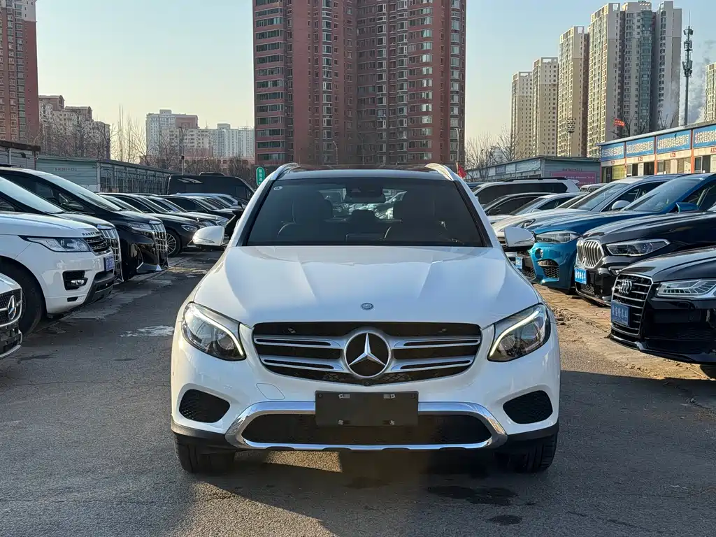 MERCEDES-BENZ GLC