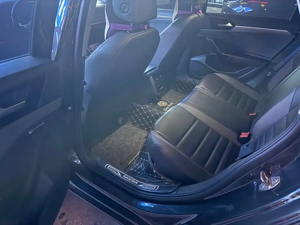 Volkswagen Sagitar — миниатюра 6