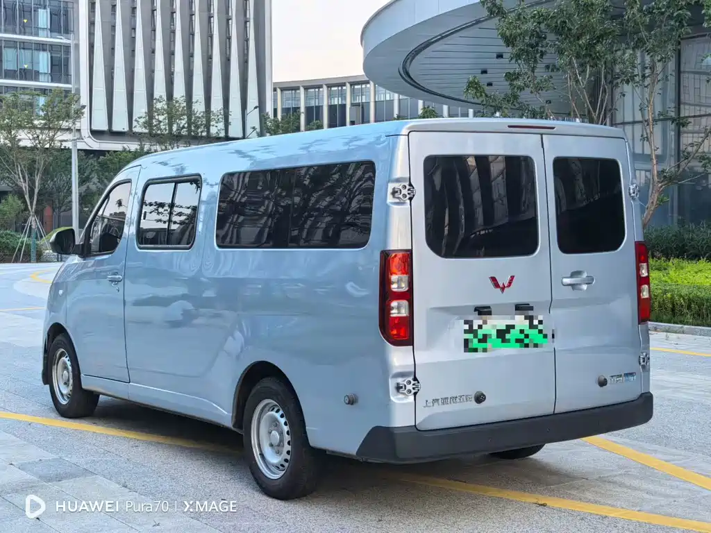 Wuling Yangguang — миниатюра 3
