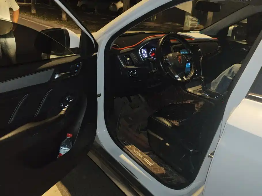 Roewe RX5 — миниатюра 9