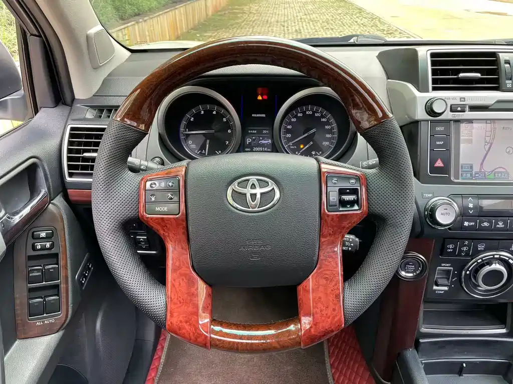 Toyota Land Cruiser Prado 2014 4.0L AT VX NAVI
