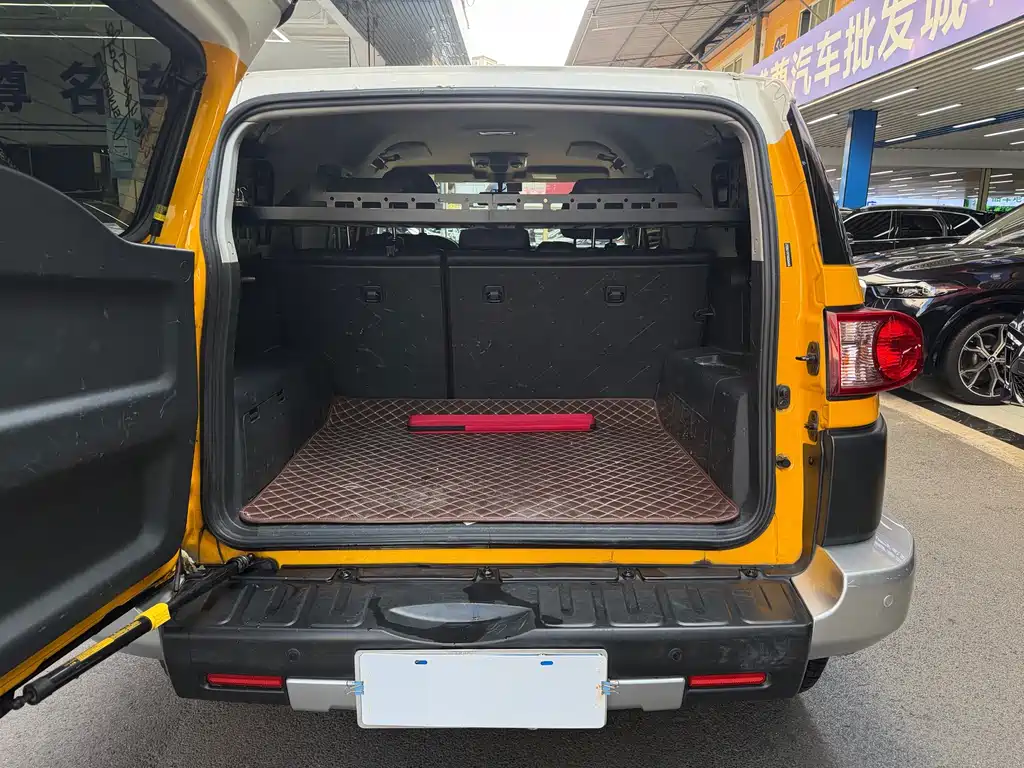Toyota FJ Cruiser — миниатюра 16