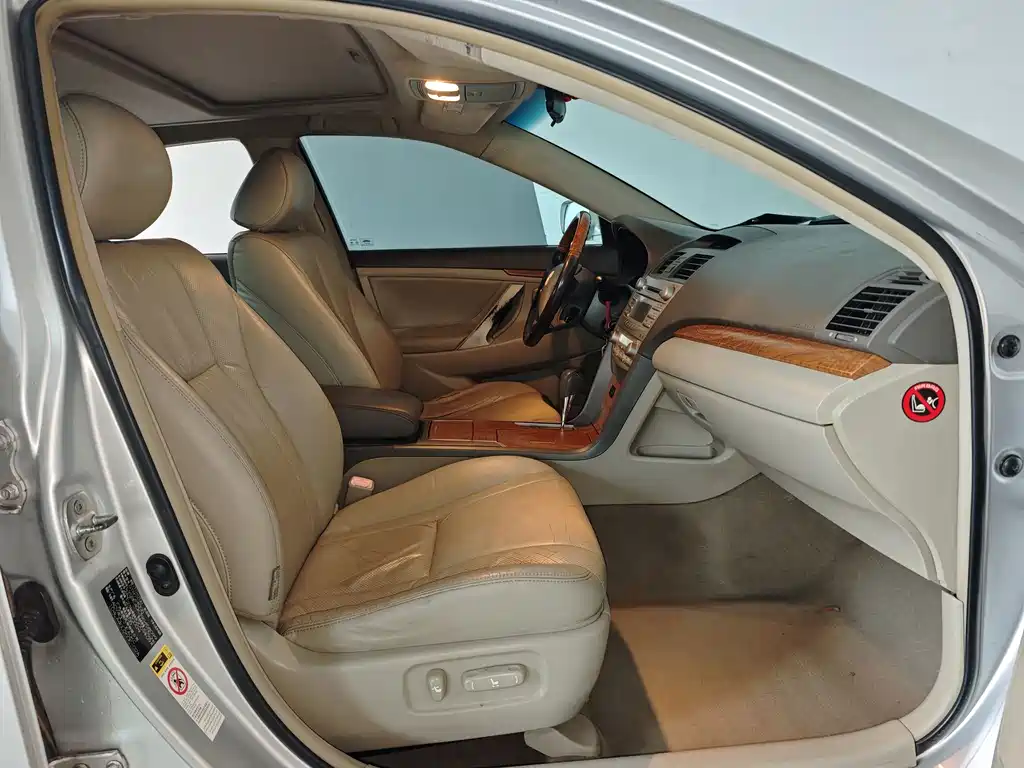 Toyota Camry — миниатюра 7