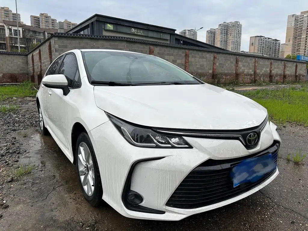 Купить Toyota Corolla