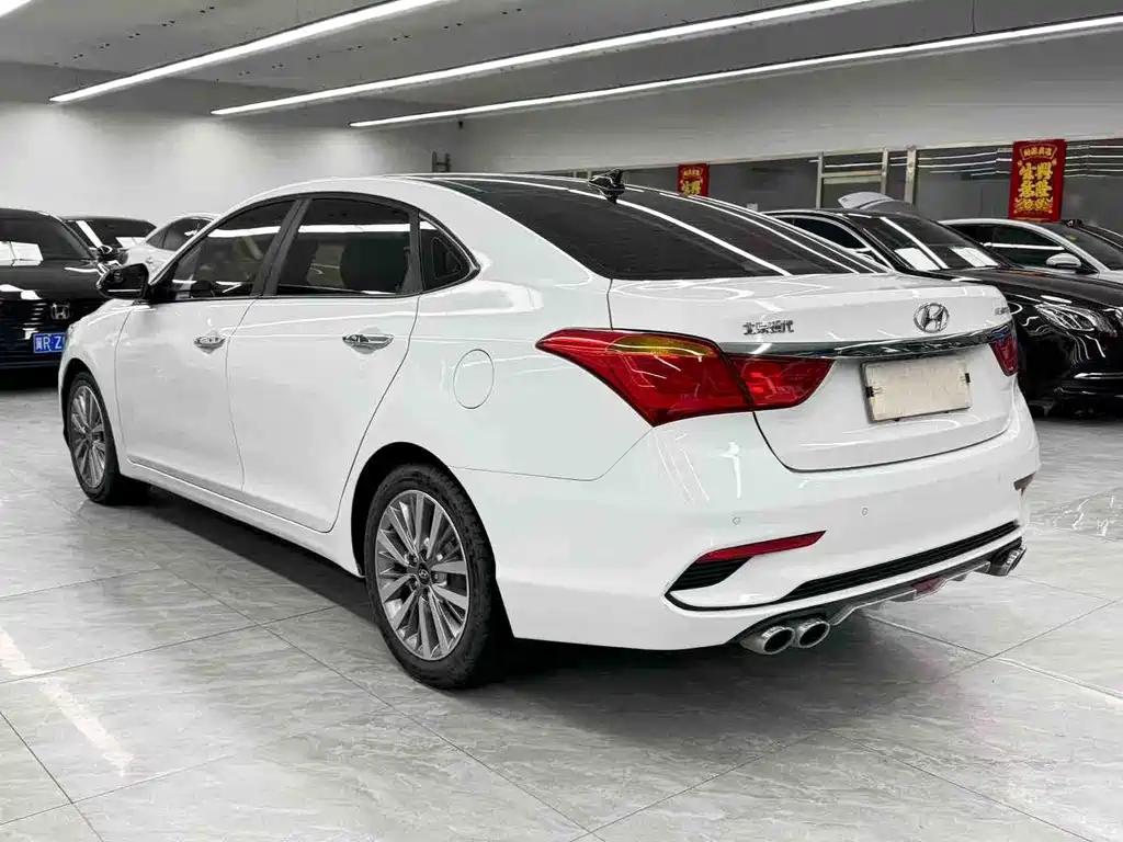 Hyundai Mistra 2017 1.8L AT GLS V
