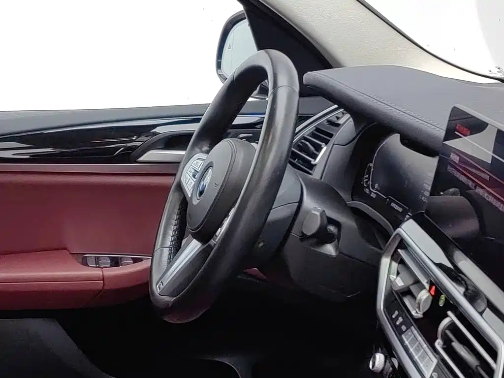 BMW iX3 — миниатюра 22