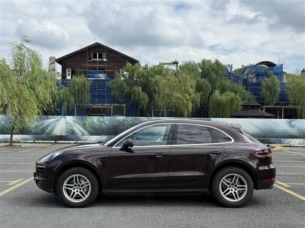 Porsche Macan — миниатюра 4