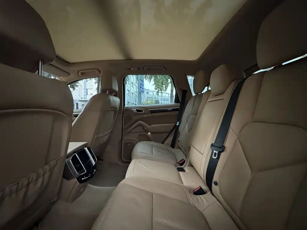 Porsche Cayenne — миниатюра 29