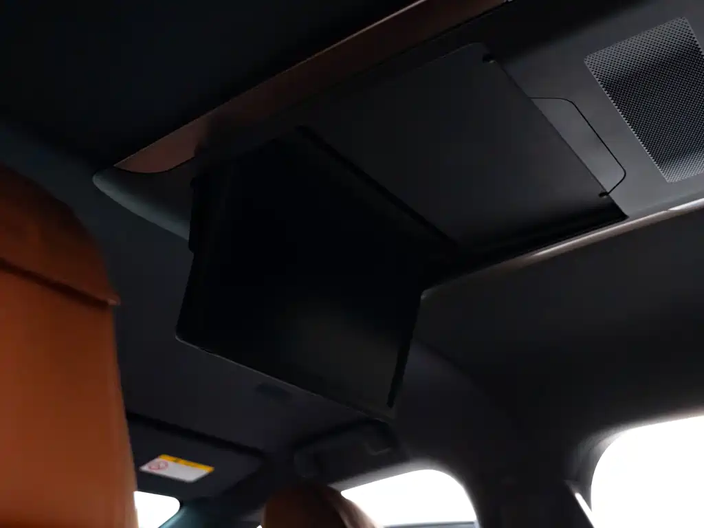 Toyota Alphard — миниатюра 17