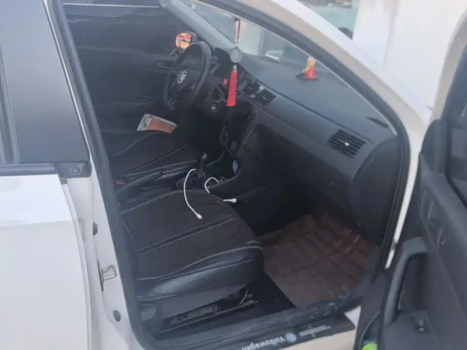 Volkswagen Santana — миниатюра 8