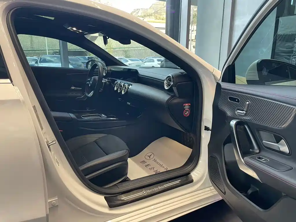 Mercedes-Benz A-Class — миниатюра 12