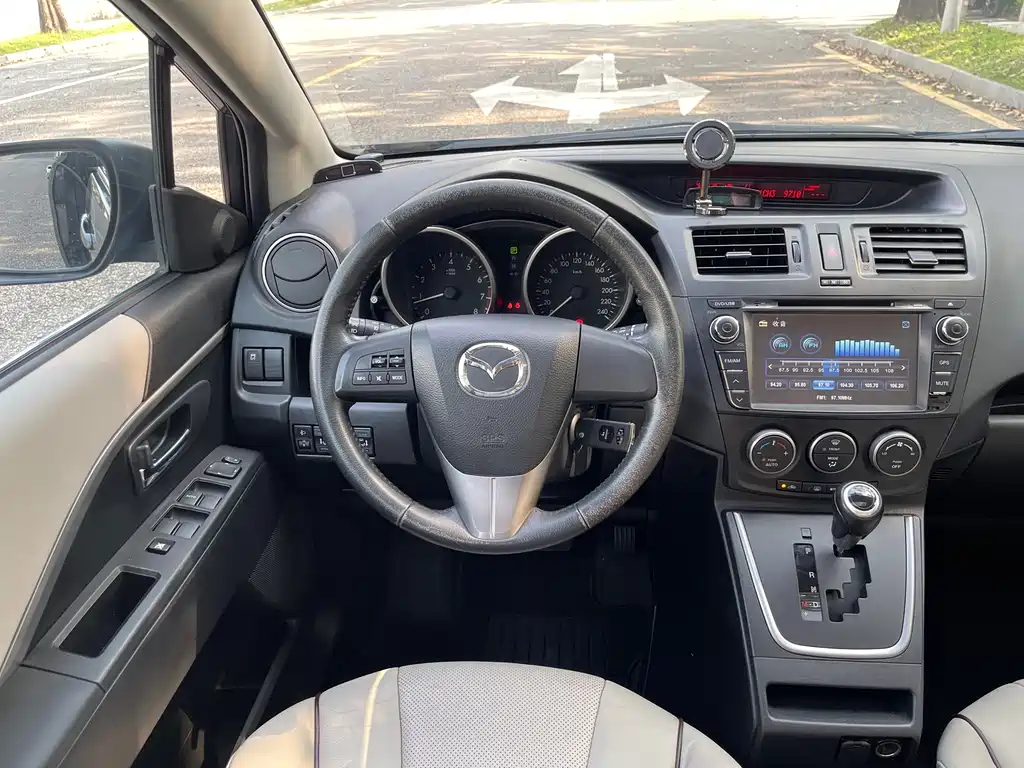 Mazda 5 2013 2.0L AT Luxury