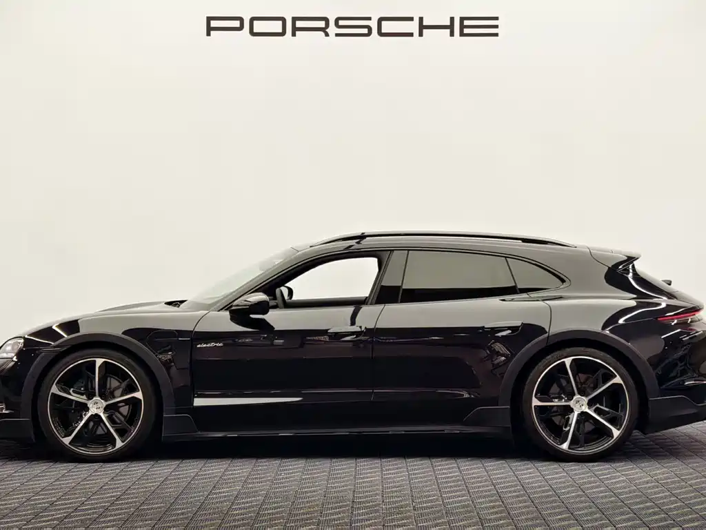 Porsche Taycan — миниатюра 7