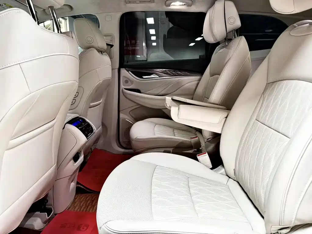 Buick Enclave — миниатюра 8
