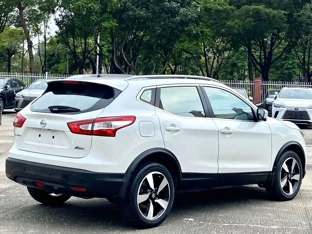 Nissan Qashqai — миниатюра 8