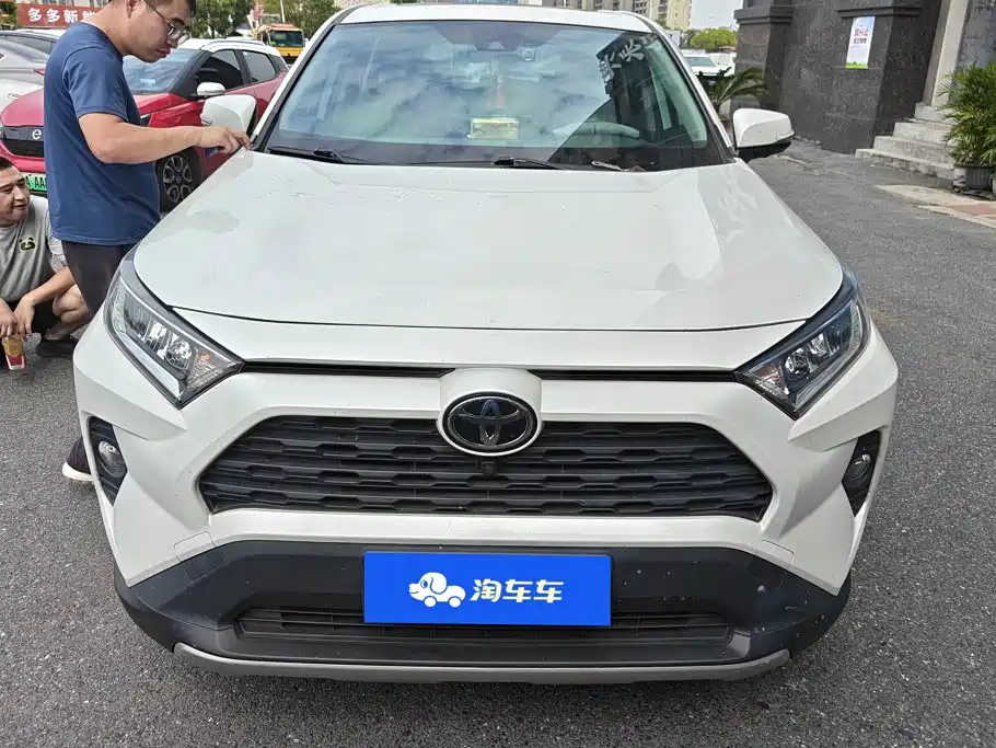 Toyota RAV4 — миниатюра 2