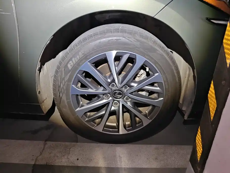 Lexus ES — миниатюра 6